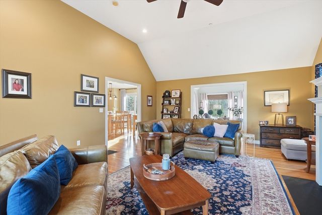 10 Rolling Meadows, Haverhill, MA 01832