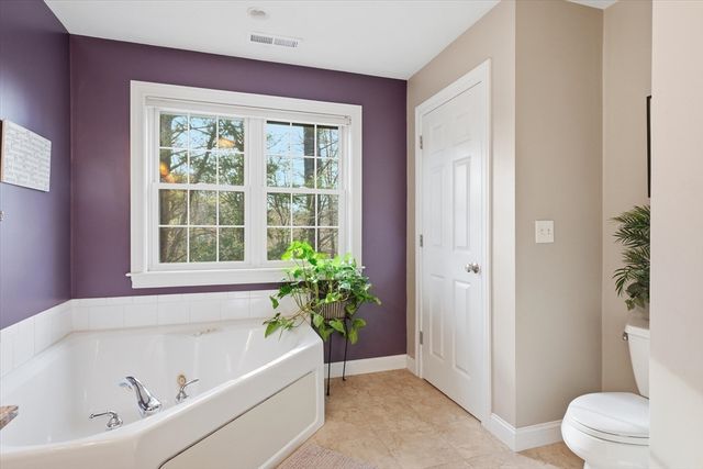 10 Rolling Meadows, Haverhill, MA 01832