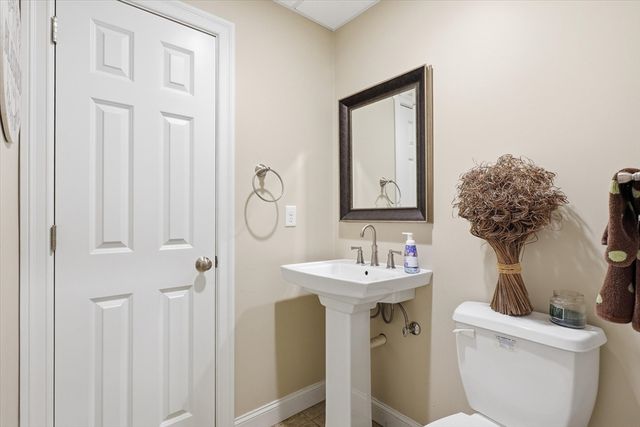 10 Rolling Meadows, Haverhill, MA 01832