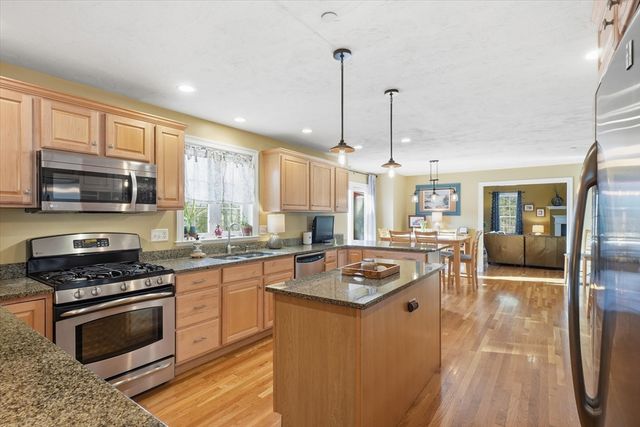 10 Rolling Meadows, Haverhill, MA 01832