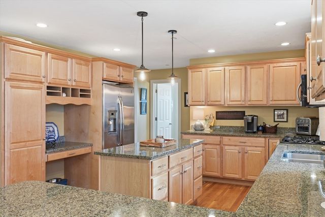 10 Rolling Meadows, Haverhill, MA 01832