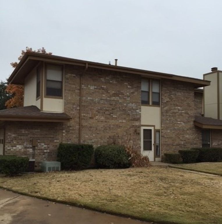 48 Morrow Drive, Bedford, TX 76021