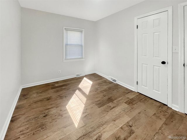 14706 Eureka Road, Southgate, MI 48195