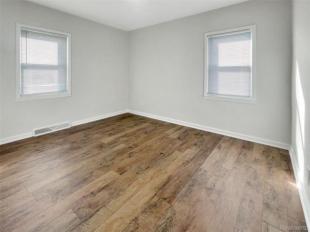 14706 Eureka Road, Southgate, MI 48195