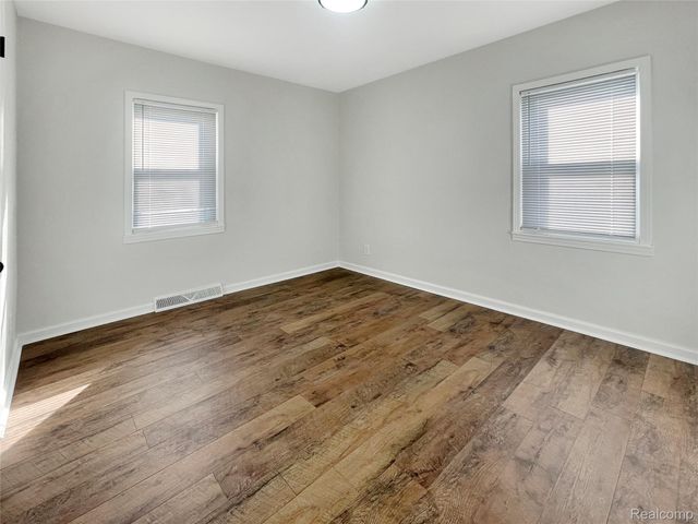 14706 Eureka Road, Southgate, MI 48195