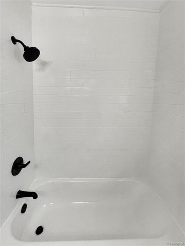 14706 Eureka Road, Southgate, MI 48195