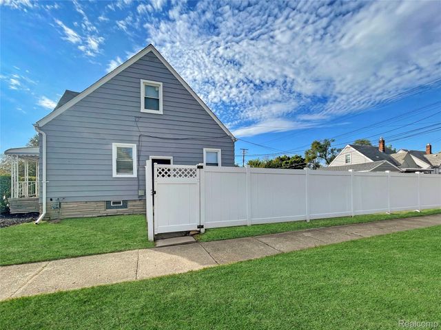 14706 Eureka Road, Southgate, MI 48195