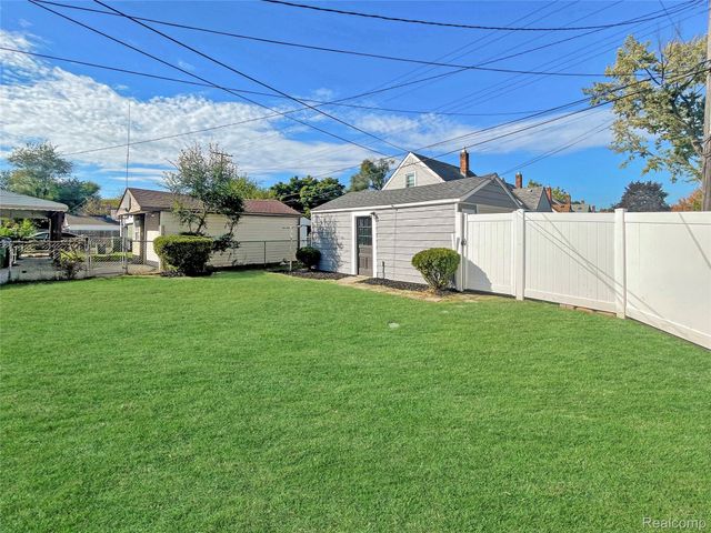 14706 Eureka Road, Southgate, MI 48195