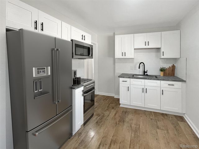 14706 Eureka Road, Southgate, MI 48195