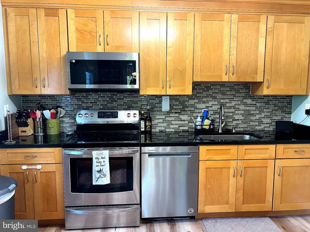 9436 GOSHEN LN, Burke, VA 22015