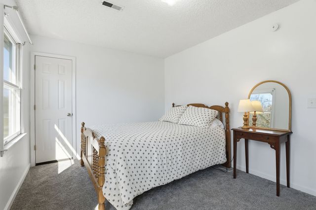 1033 Everett Dr, Smyrna, TN 37167