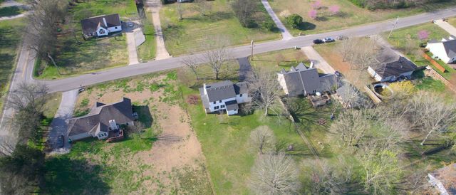 1033 Everett Dr, Smyrna, TN 37167