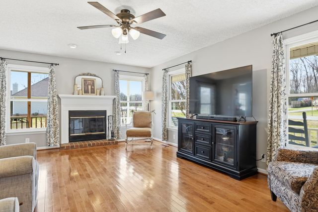 1033 Everett Dr, Smyrna, TN 37167