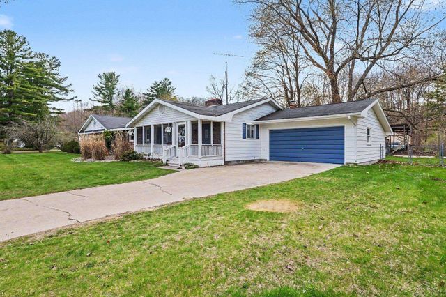1596 Douglas Drive, Alabaster Twp, MI 48763