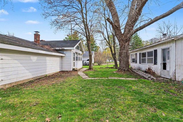 1596 Douglas Drive, Alabaster Twp, MI 48763