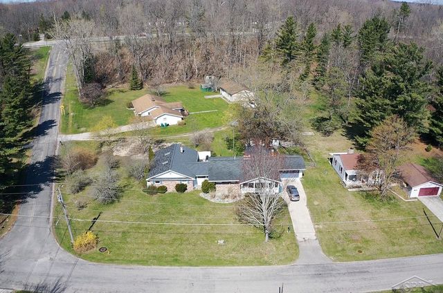 1596 Douglas Drive, Alabaster Twp, MI 48763