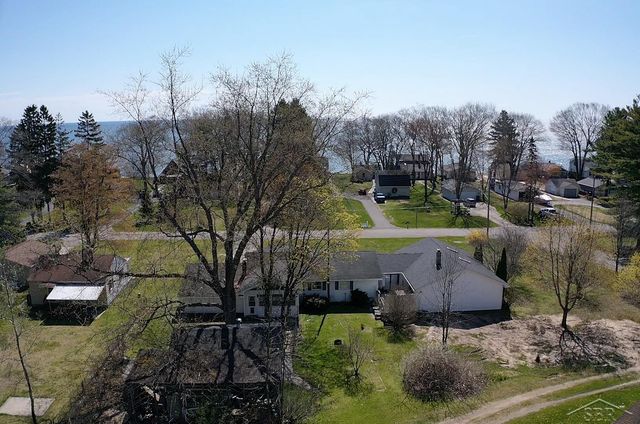 1596 Douglas Drive, Alabaster Twp, MI 48763