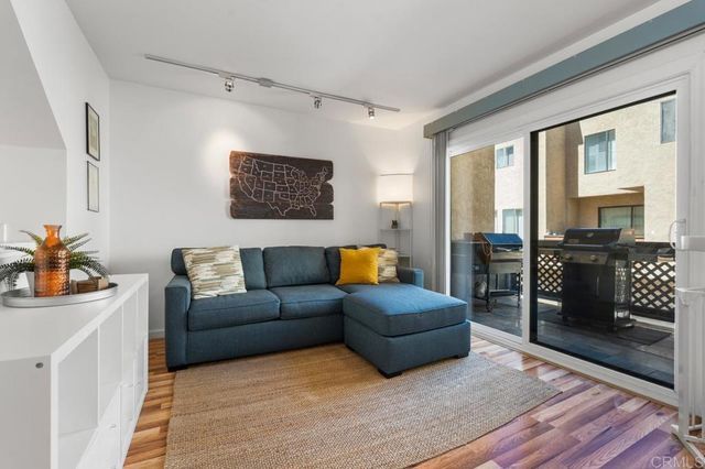 9230 Lake Murray Boulevard F, San Diego, CA 92119