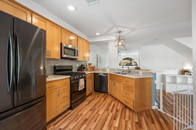 9230 Lake Murray Boulevard F, San Diego, CA 92119