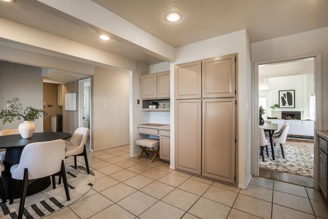 4421 Hidden Valley Court NE, Albuquerque, NM 87111