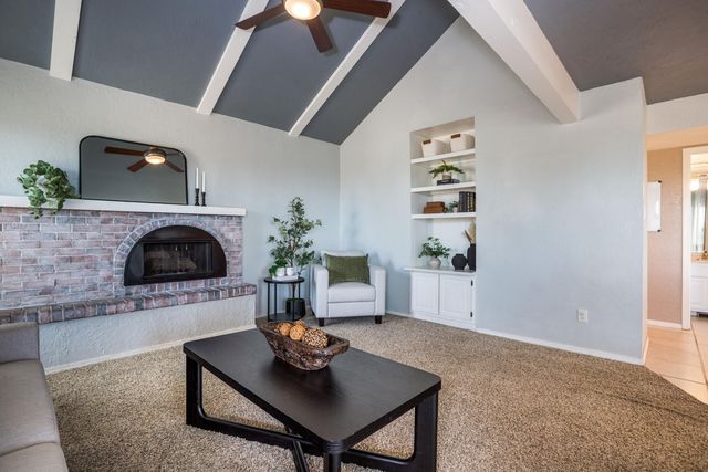 4421 Hidden Valley Court NE, Albuquerque, NM 87111