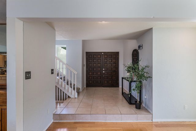 4421 Hidden Valley Court NE, Albuquerque, NM 87111