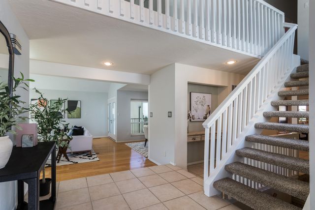 4421 Hidden Valley Court NE, Albuquerque, NM 87111