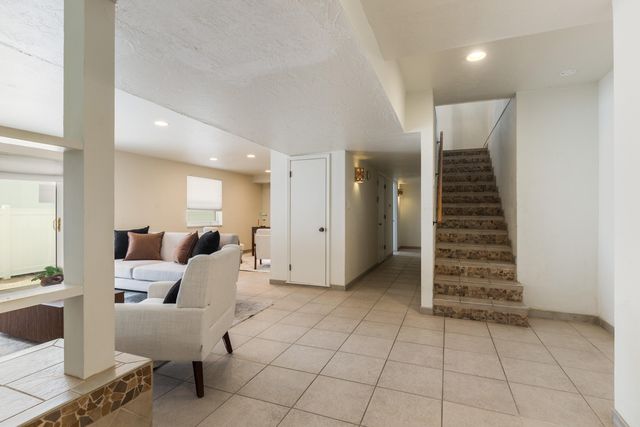 4421 Hidden Valley Court NE, Albuquerque, NM 87111