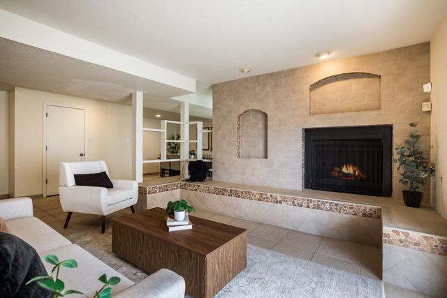 4421 Hidden Valley Court NE, Albuquerque, NM 87111