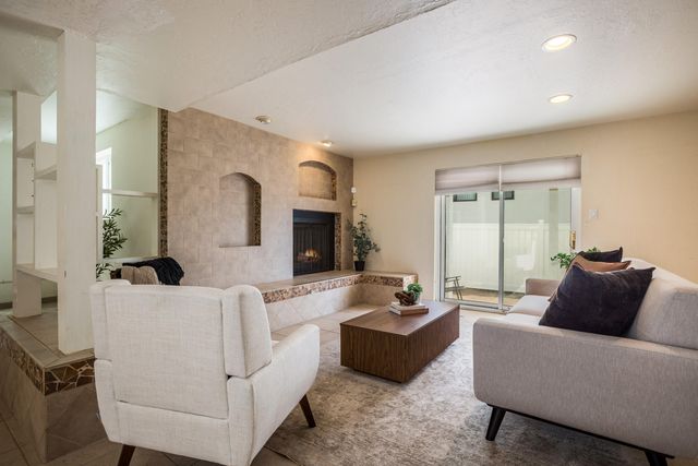 4421 Hidden Valley Court NE, Albuquerque, NM 87111