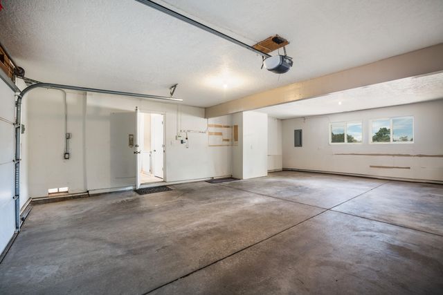 4421 Hidden Valley Court NE, Albuquerque, NM 87111