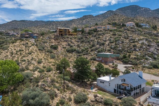 4421 Hidden Valley Court NE, Albuquerque, NM 87111