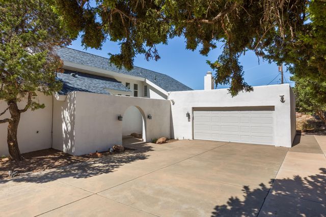 4421 Hidden Valley Court NE, Albuquerque, NM 87111