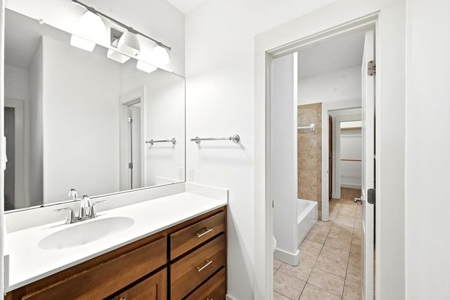 610 Fletcher ST B, Austin, TX 78704