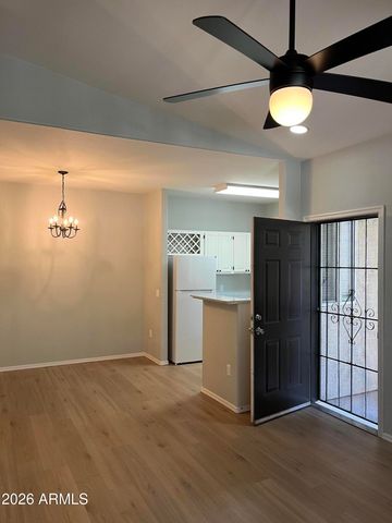2929 W YORKSHIRE Drive 2108, Phoenix, AZ 85027