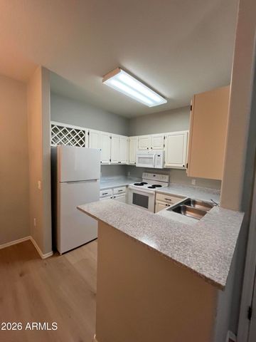 2929 W YORKSHIRE Drive 2108, Phoenix, AZ 85027