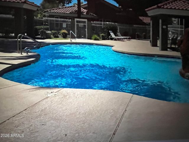 2929 W YORKSHIRE Drive 2108, Phoenix, AZ 85027