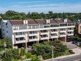 372 Main Street 205, Port Washington, NY 11050