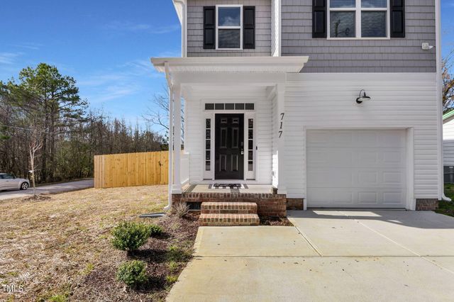 717 Utley Street, Holly Springs, NC 27540