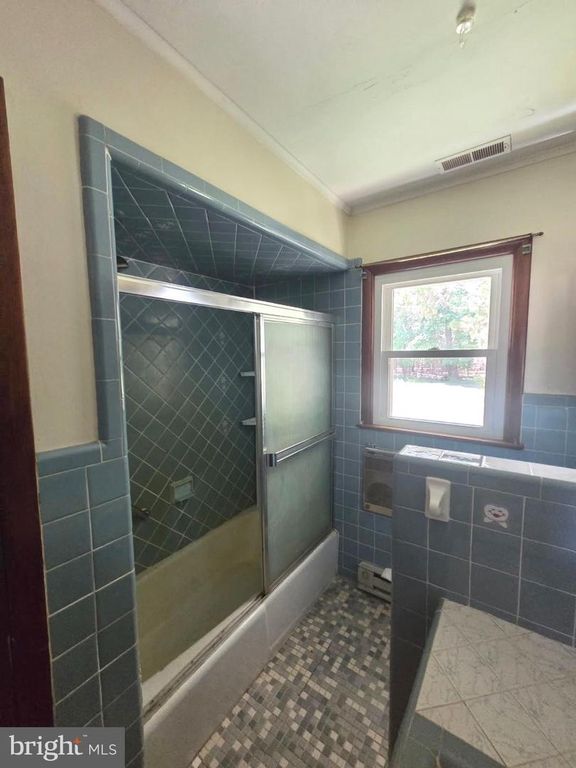 Image 12 of property listing at 5260 WILSON RD, Cambridge, MD 21613