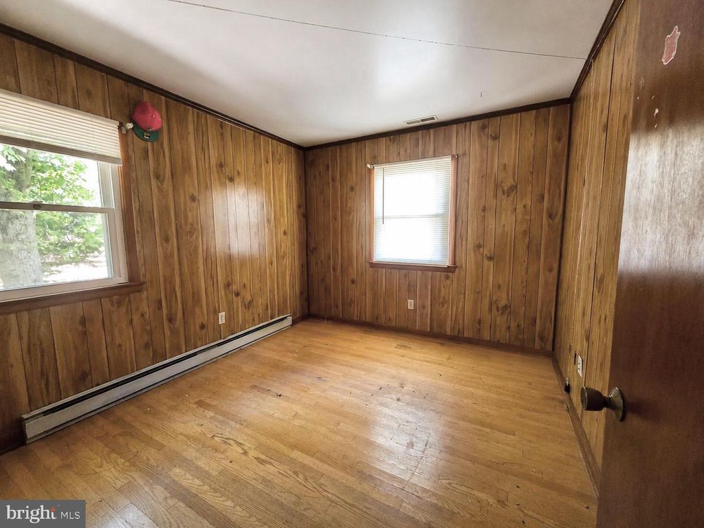 Image 14 of property listing at 5260 WILSON RD, Cambridge, MD 21613