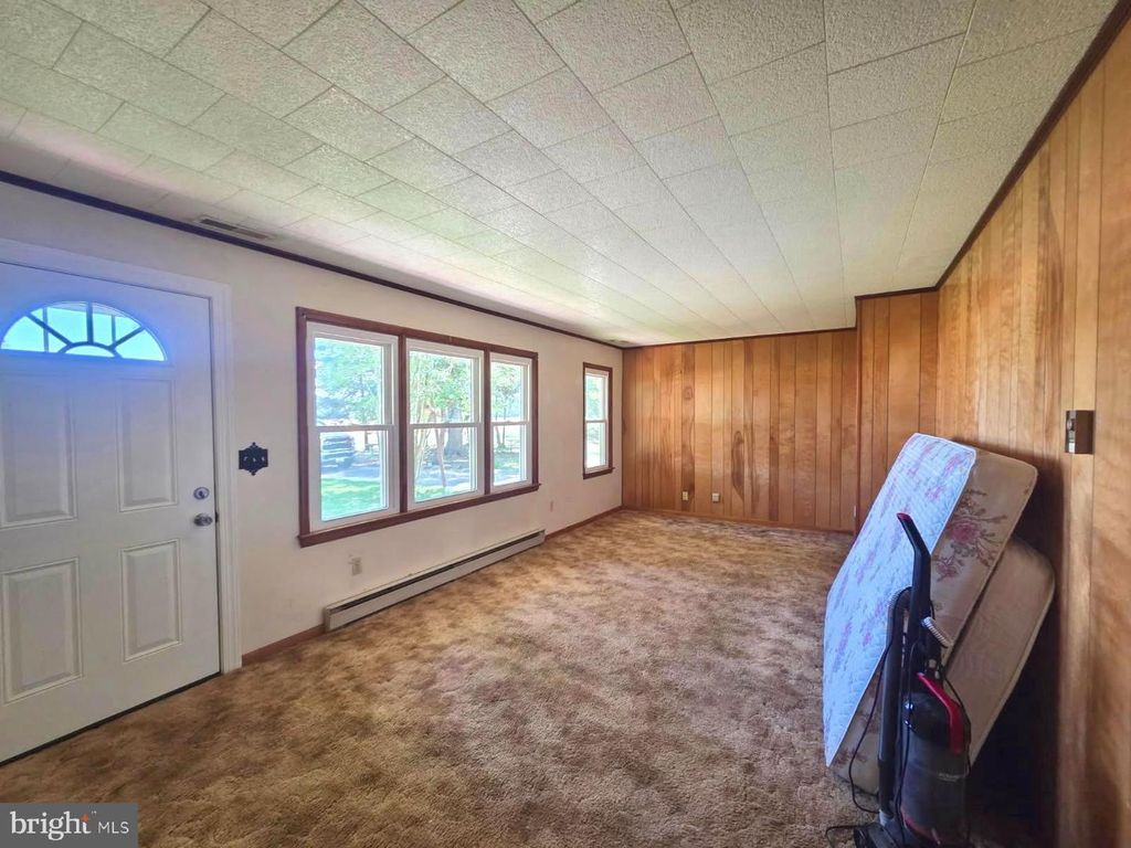 Image 18 of property listing at 5260 WILSON RD, Cambridge, MD 21613