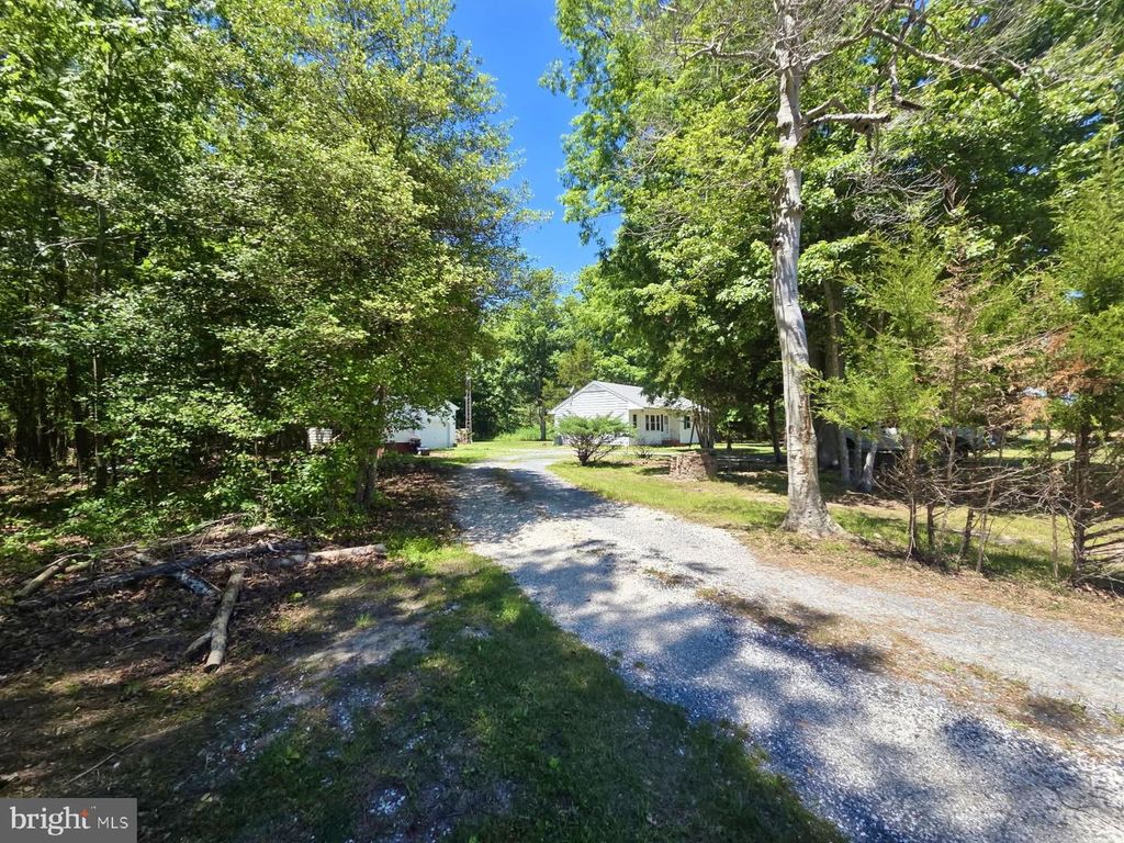 Image 2 of property listing at 5260 WILSON RD, Cambridge, MD 21613