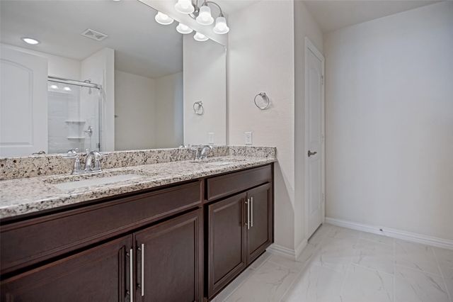 9927 Bates Street, Irving, TX 75063