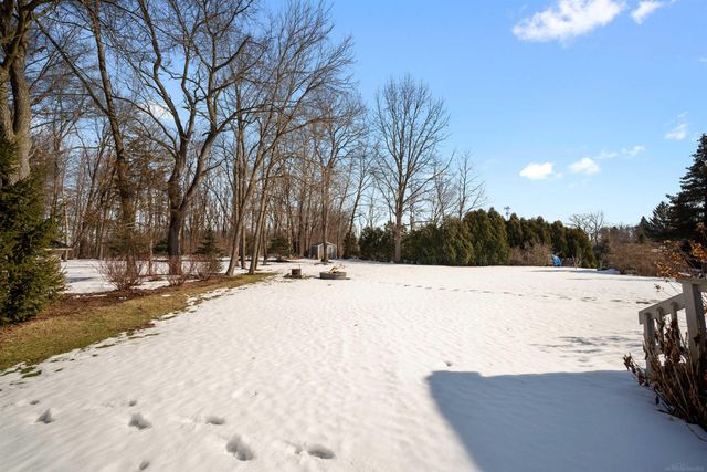 5020 Whitlow Court, Commerce Twp, MI 48382