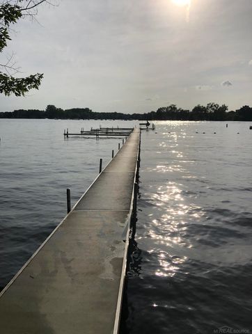 5020 Whitlow Court, Commerce Twp, MI 48382