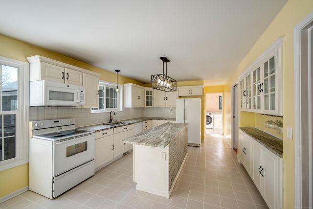 5020 Whitlow Court, Commerce Twp, MI 48382