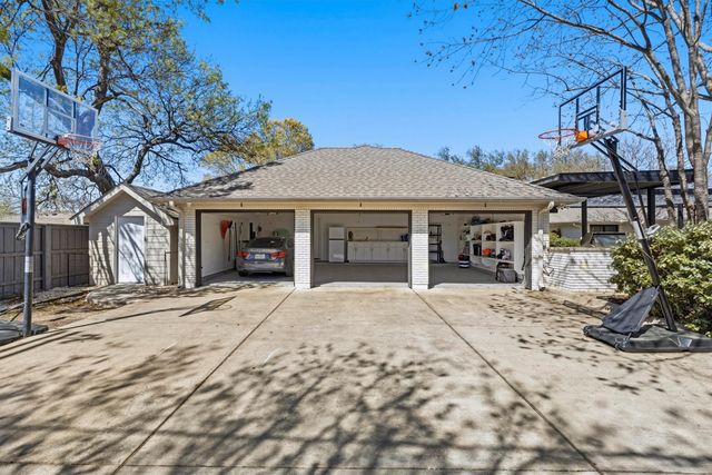 4418 Crooked Lane, Dallas, TX 75229