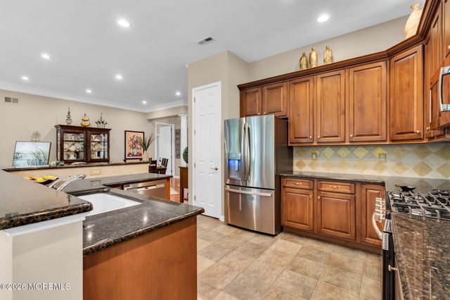 36 Muirfield Road, Jackson, NJ 08527