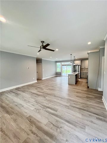 662 Glebe Harbor Dr, Montross, VA 22520